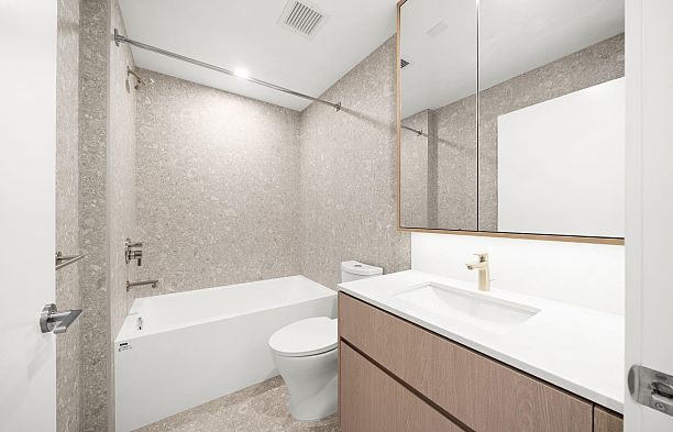 305 5212 Cambie Street Cambie