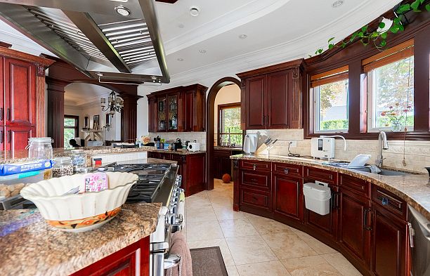 2502 W 36th Avenue MacKenzie Heights