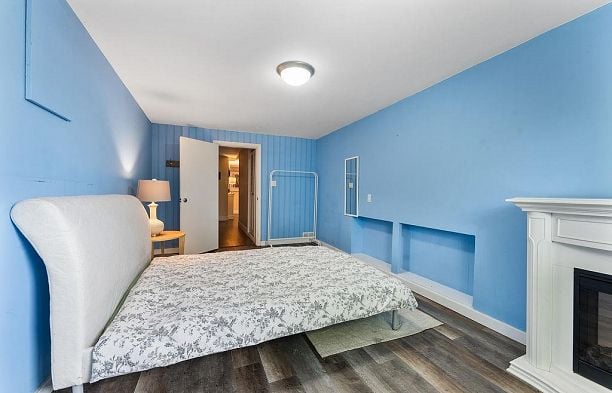 4225 John Street Main