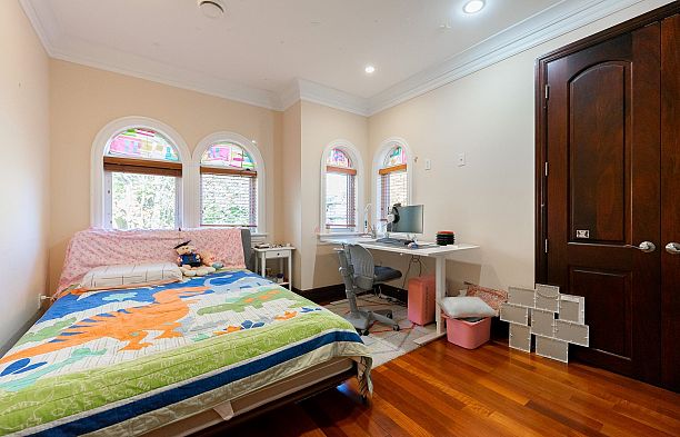 2502 W 36th Avenue MacKenzie Heights