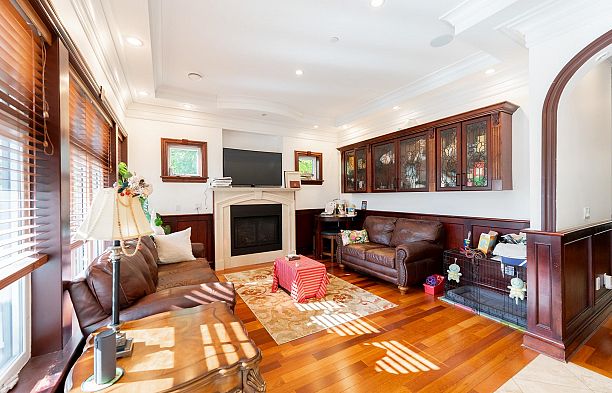 2502 W 36th Avenue MacKenzie Heights