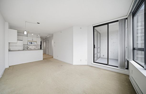 1908 938 Smithe Street Downtown VW