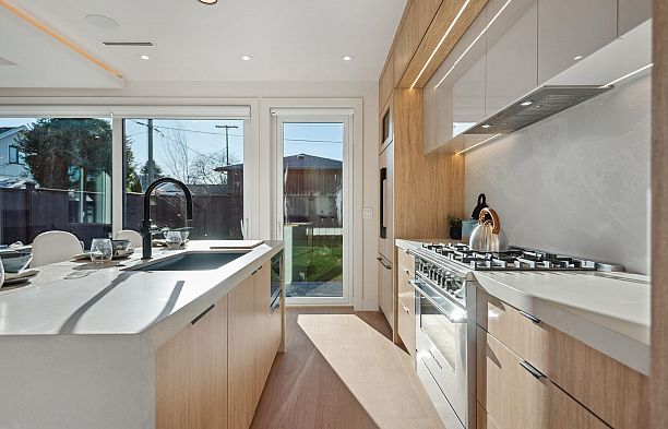 2 3620 W 20th Avenue Dunbar