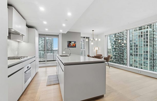 1002 889 Pacific Street Downtown VW