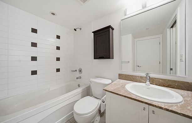 1908 938 Smithe Street Downtown VW