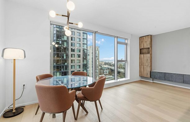 1002 889 Pacific Street Downtown VW