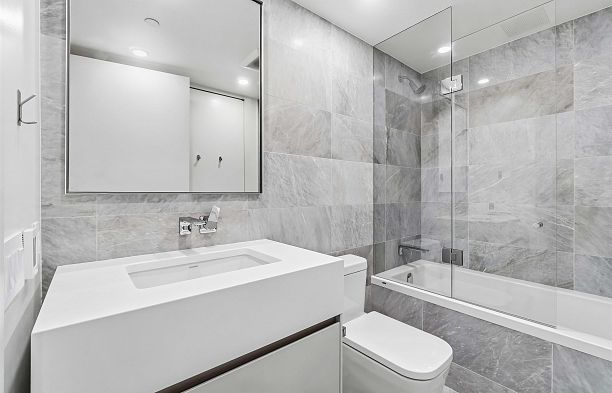 1002 889 Pacific Street Downtown VW