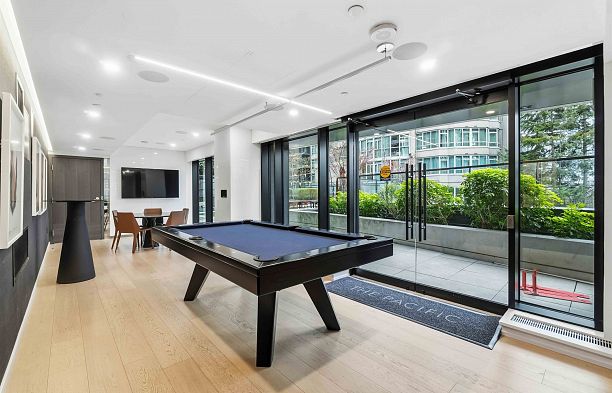 1002 889 Pacific Street Downtown VW