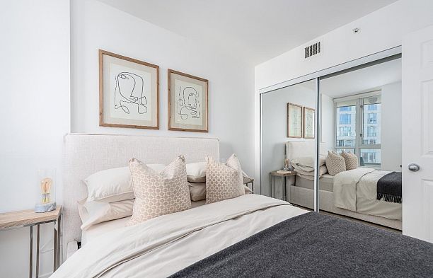 2208 63 Keefer Place Downtown VW