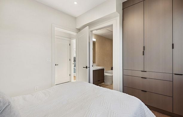 2 3620 W 20th Avenue Dunbar