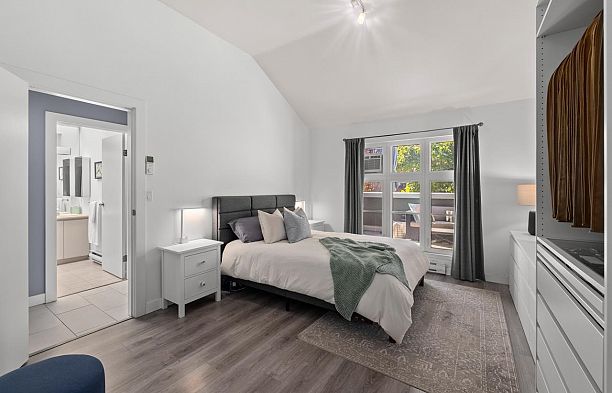 6 2880 W 33rd Avenue MacKenzie Heights