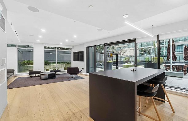 1002 889 Pacific Street Downtown VW