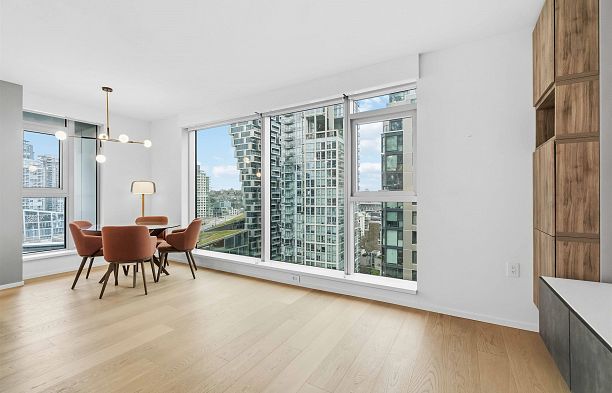 1002 889 Pacific Street Downtown VW