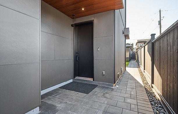 2 3620 W 20th Avenue Dunbar