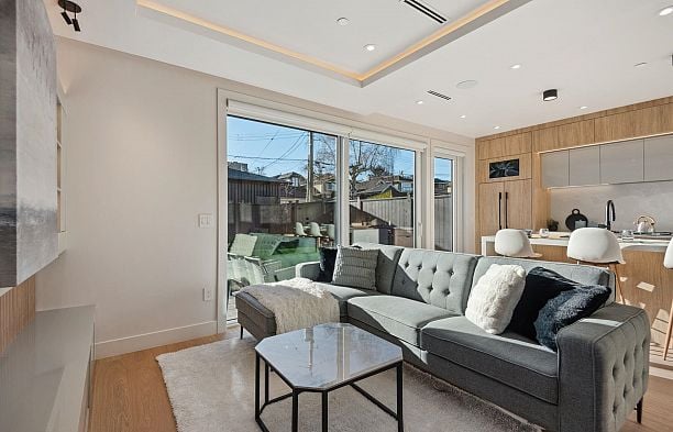 2 3620 W 20th Avenue Dunbar