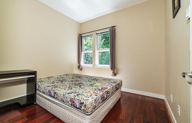 6602 Arbutus Street S.W. Marine