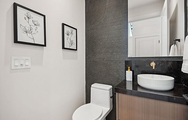 2 3620 W 20th Avenue Dunbar