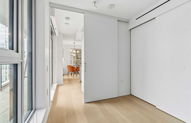 1002 889 Pacific Street Downtown VW