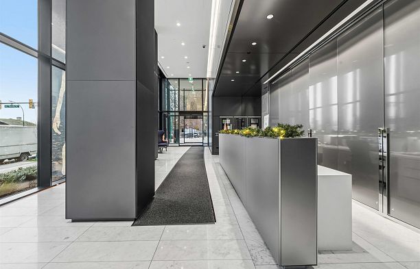 1002 889 Pacific Street Downtown VW