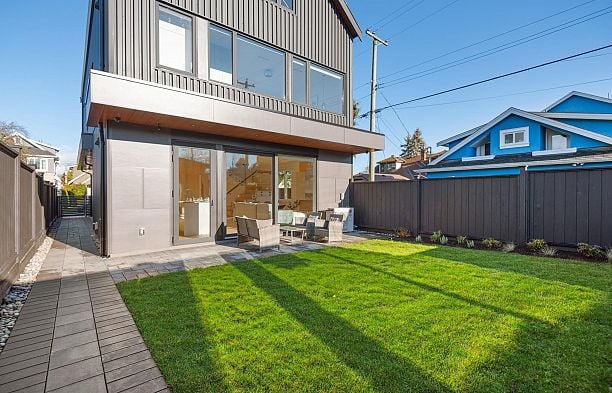 2 3620 W 20th Avenue Dunbar