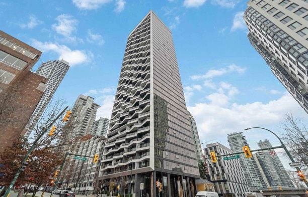 1002 889 Pacific Street Downtown VW