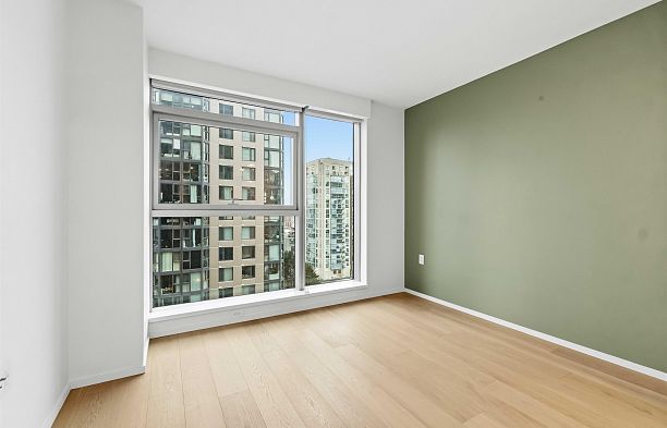 1002 889 Pacific Street Downtown VW