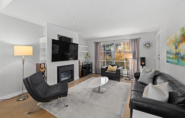 6 2880 W 33rd Avenue MacKenzie Heights