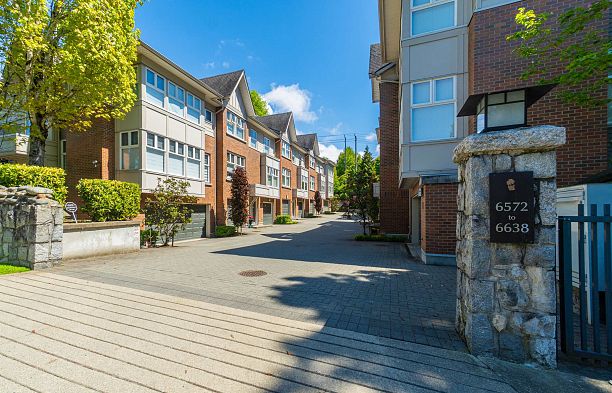 6602 Arbutus Street S.W. Marine