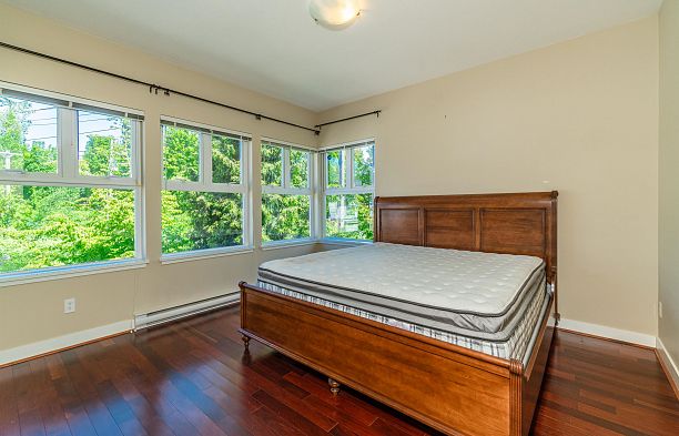 6602 Arbutus Street S.W. Marine