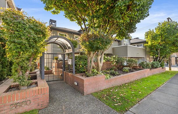 6 2880 W 33rd Avenue MacKenzie Heights