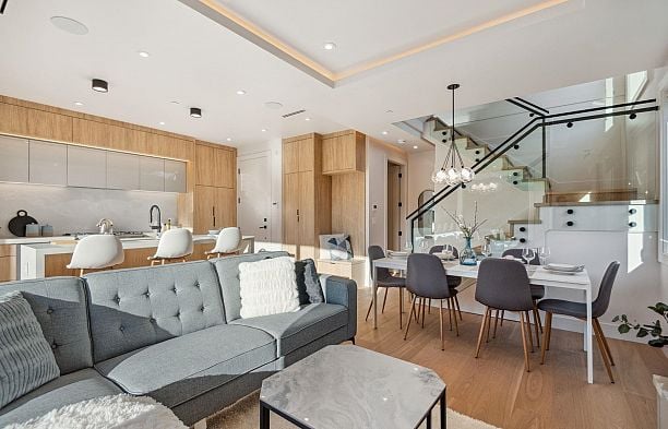 2 3620 W 20th Avenue Dunbar