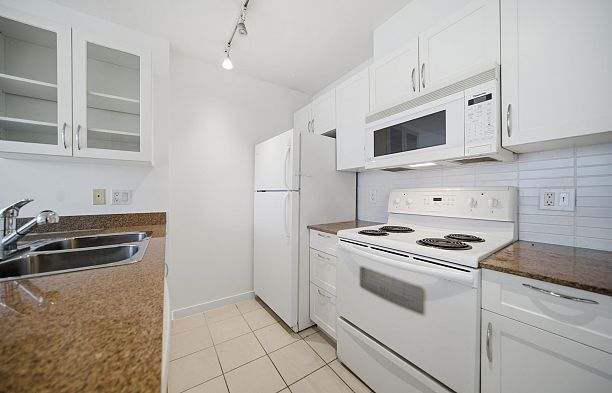 1908 938 Smithe Street Downtown VW