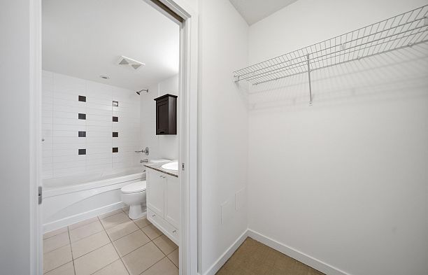 1908 938 Smithe Street Downtown VW