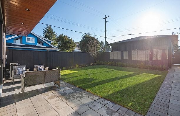 2 3620 W 20th Avenue Dunbar