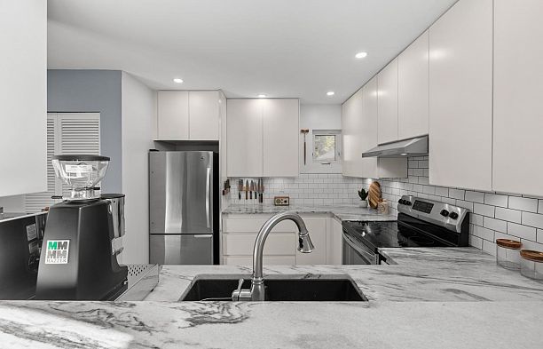 6 2880 W 33rd Avenue MacKenzie Heights