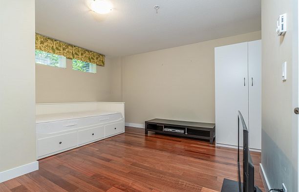 6602 Arbutus Street S.W. Marine