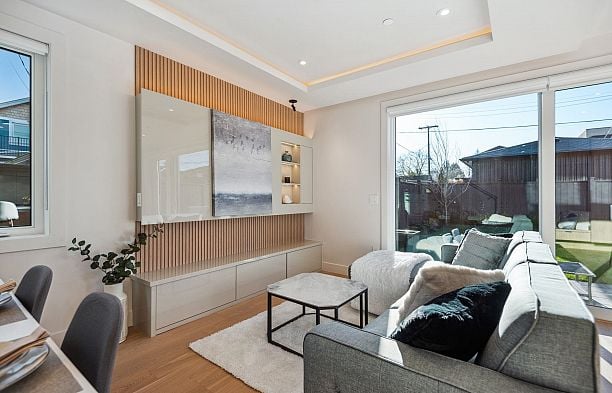 2 3620 W 20th Avenue Dunbar