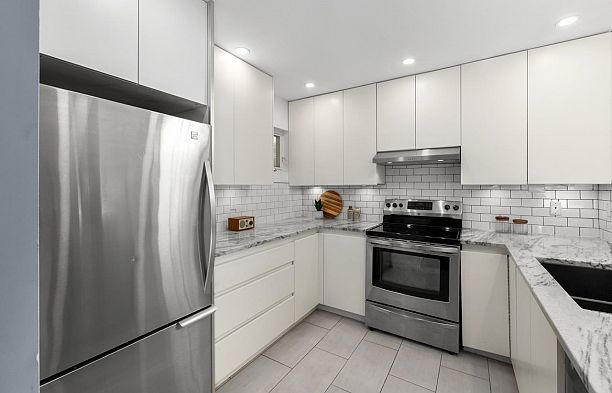 6 2880 W 33rd Avenue MacKenzie Heights