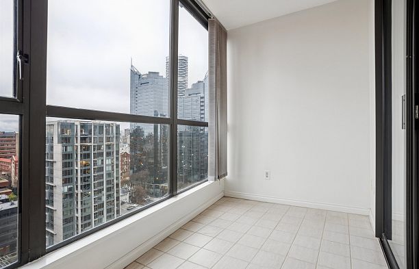 2409 1189 Howe Street Downtown VW