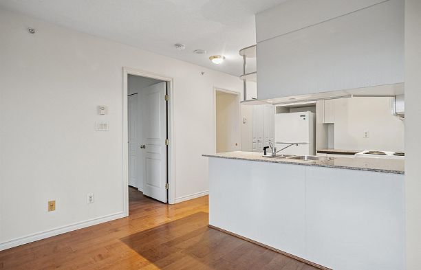 2409 1189 Howe Street Downtown VW