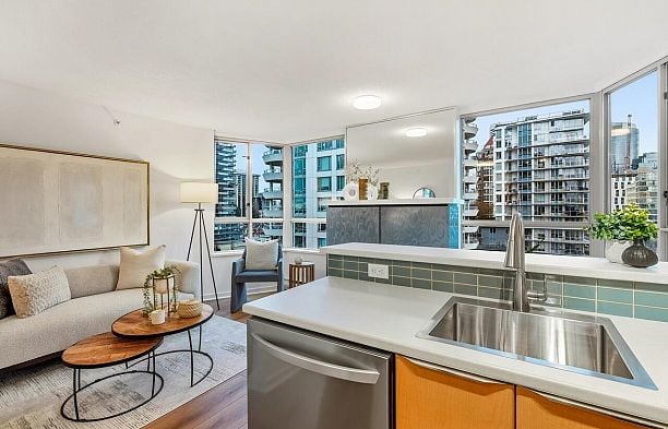 1407 1003 Pacific Street West End VW