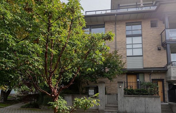 5952 Chancellor Mews University VW