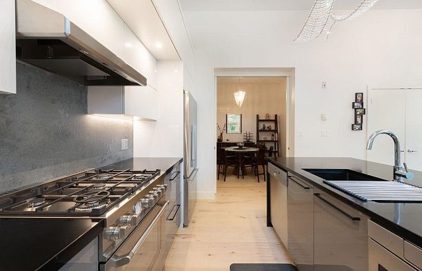 5952 Chancellor Mews University VW