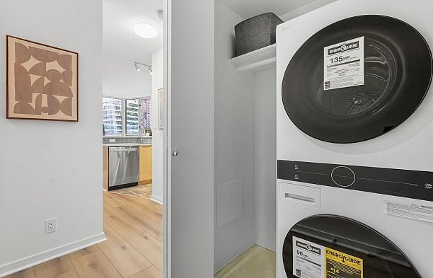 1407 1003 Pacific Street West End VW