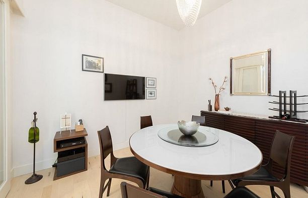 5952 Chancellor Mews University VW