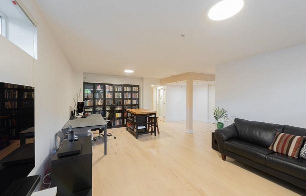 5952 Chancellor Mews University VW