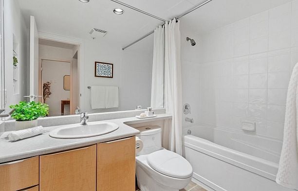 1407 1003 Pacific Street West End VW