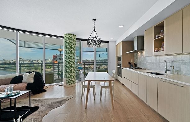 1284 87 Nelson Street Yaletown