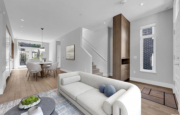 7478 Granville Street South Granville