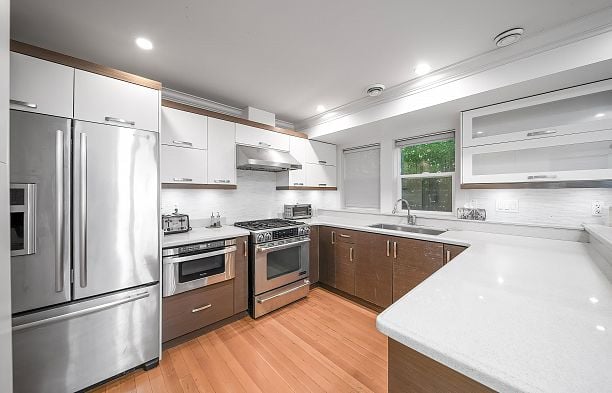 2388 Macdonald Street Kitsilano